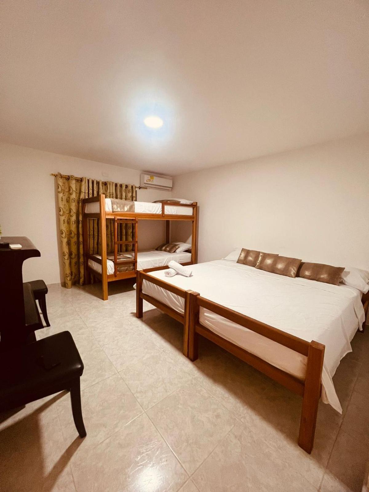 Hostal Casa San Pedro Santa Marta  Bagian luar foto